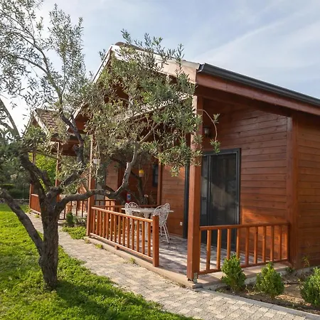 Milo Cunda Bed & Breakfast *